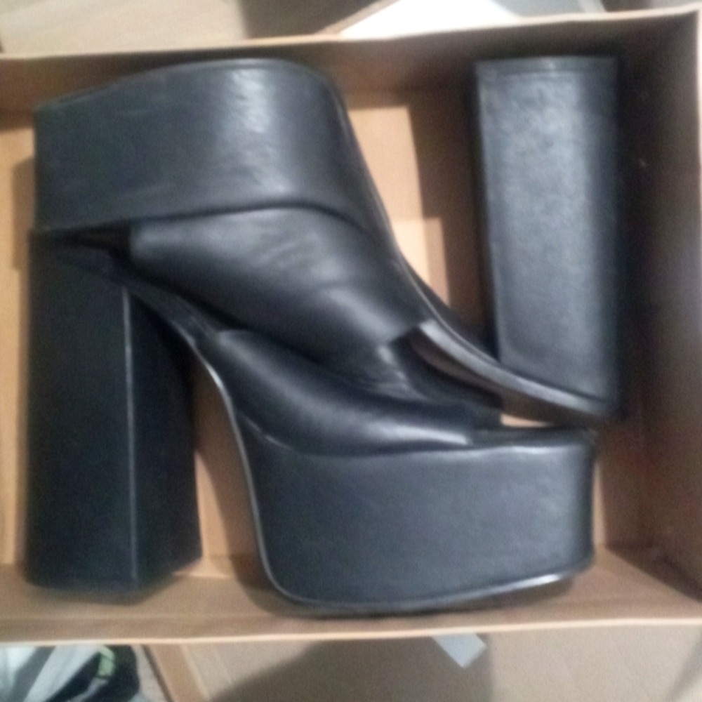 Steve Madden Black Platform Heels